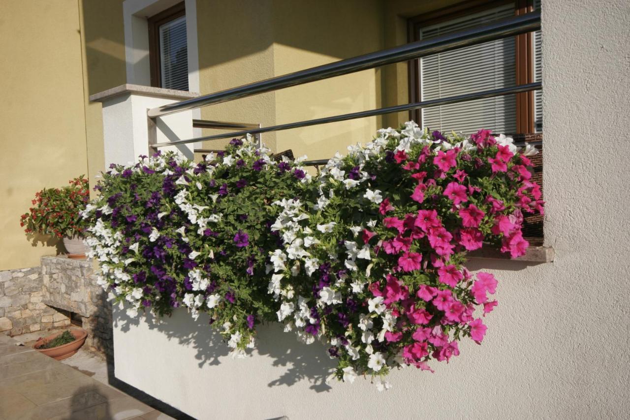Apartments Salatic Krk Town Exterior foto