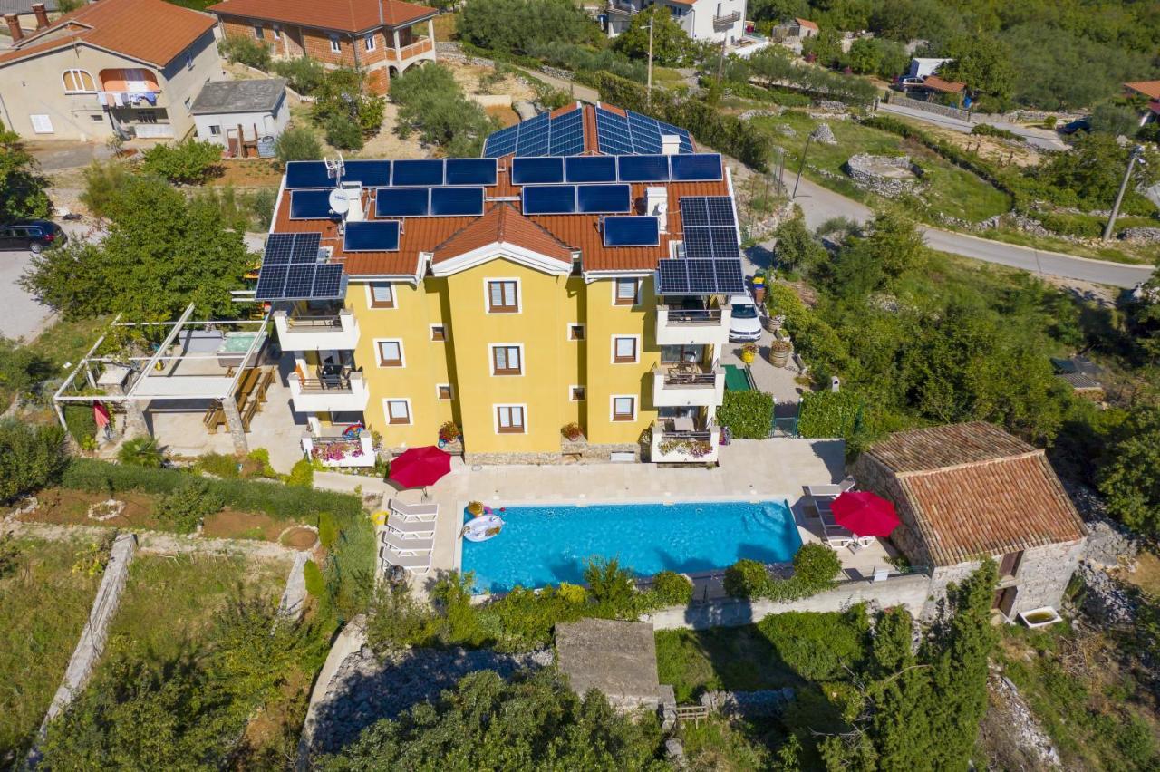 Apartments Salatic Krk Town Exterior foto